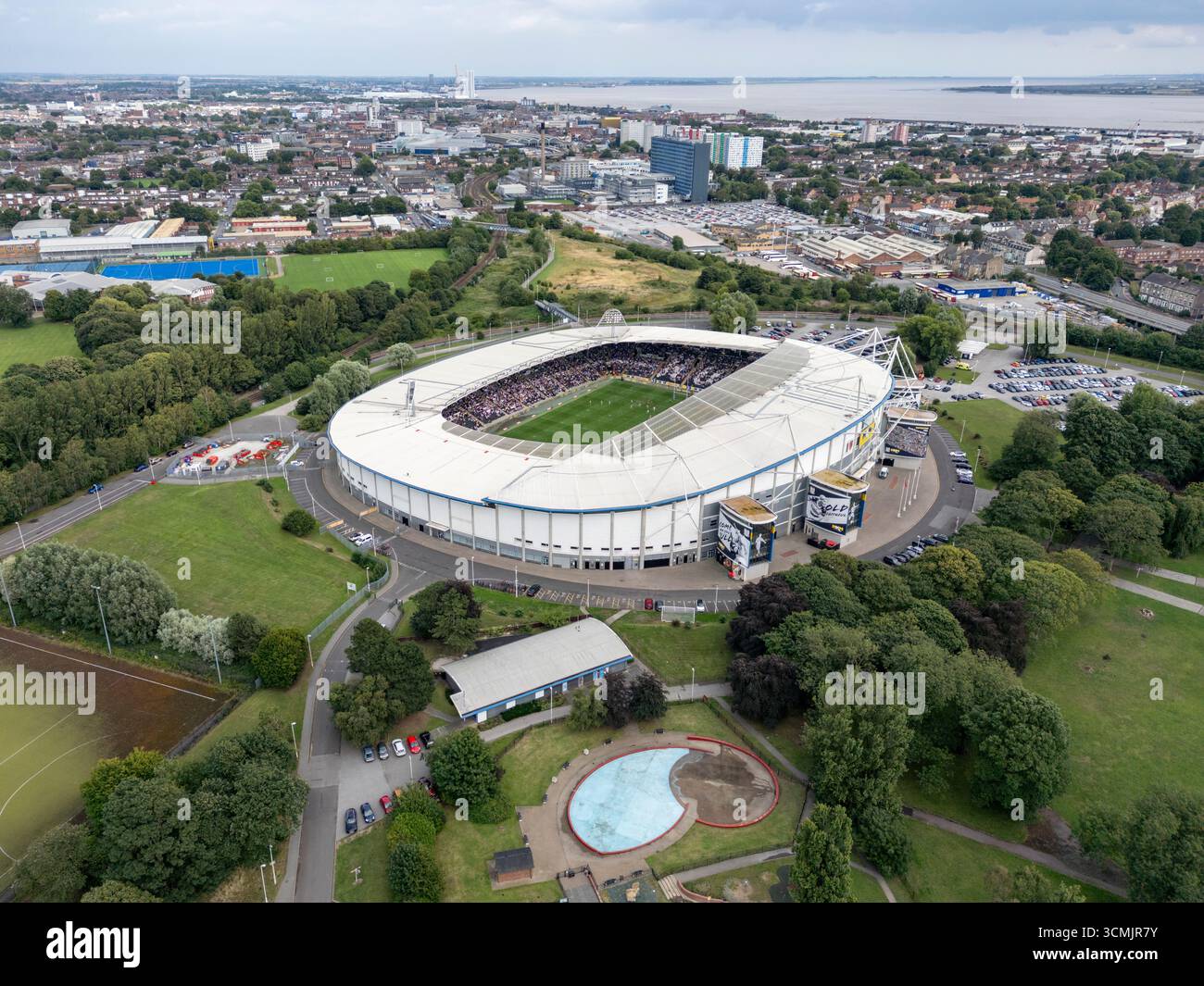 Aus der Vogelperspektive des MKM-Stadions, Heimstadion des Hull City AFC, Hull, Großbritannien. Stockfoto