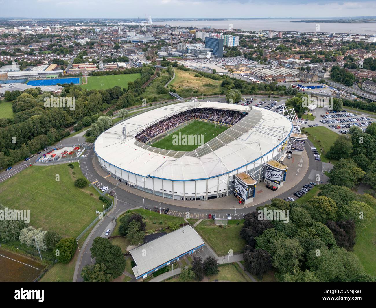 Aus der Vogelperspektive des MKM-Stadions, Heimstadion des Hull City AFC, Hull, Großbritannien. Stockfoto
