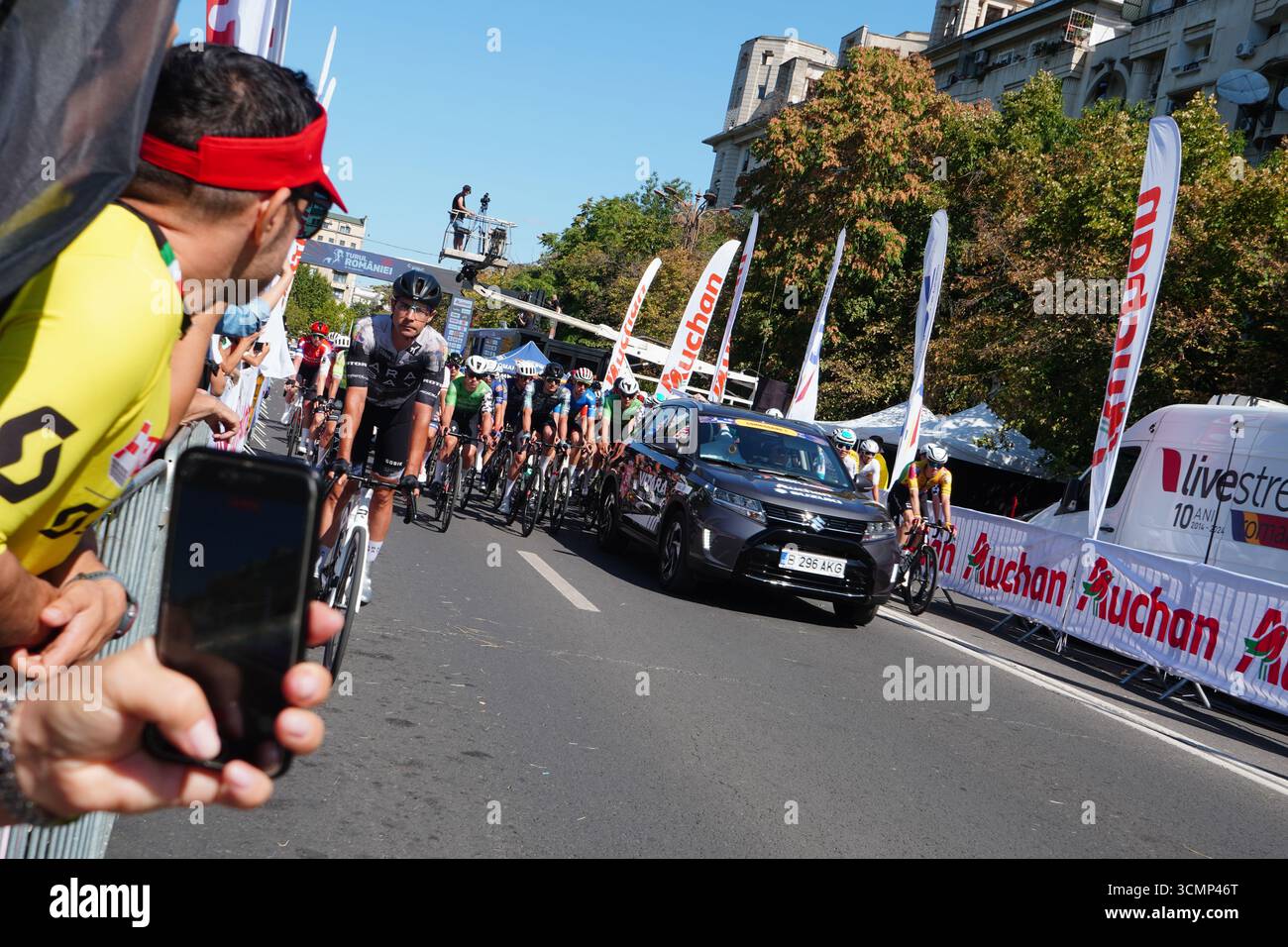 Bukarest, Rumänien – 14. September 2025: Startzeitpunkt des 5. Und letzten Etappenrennens der Tour of Romania 2025 Stockfoto
