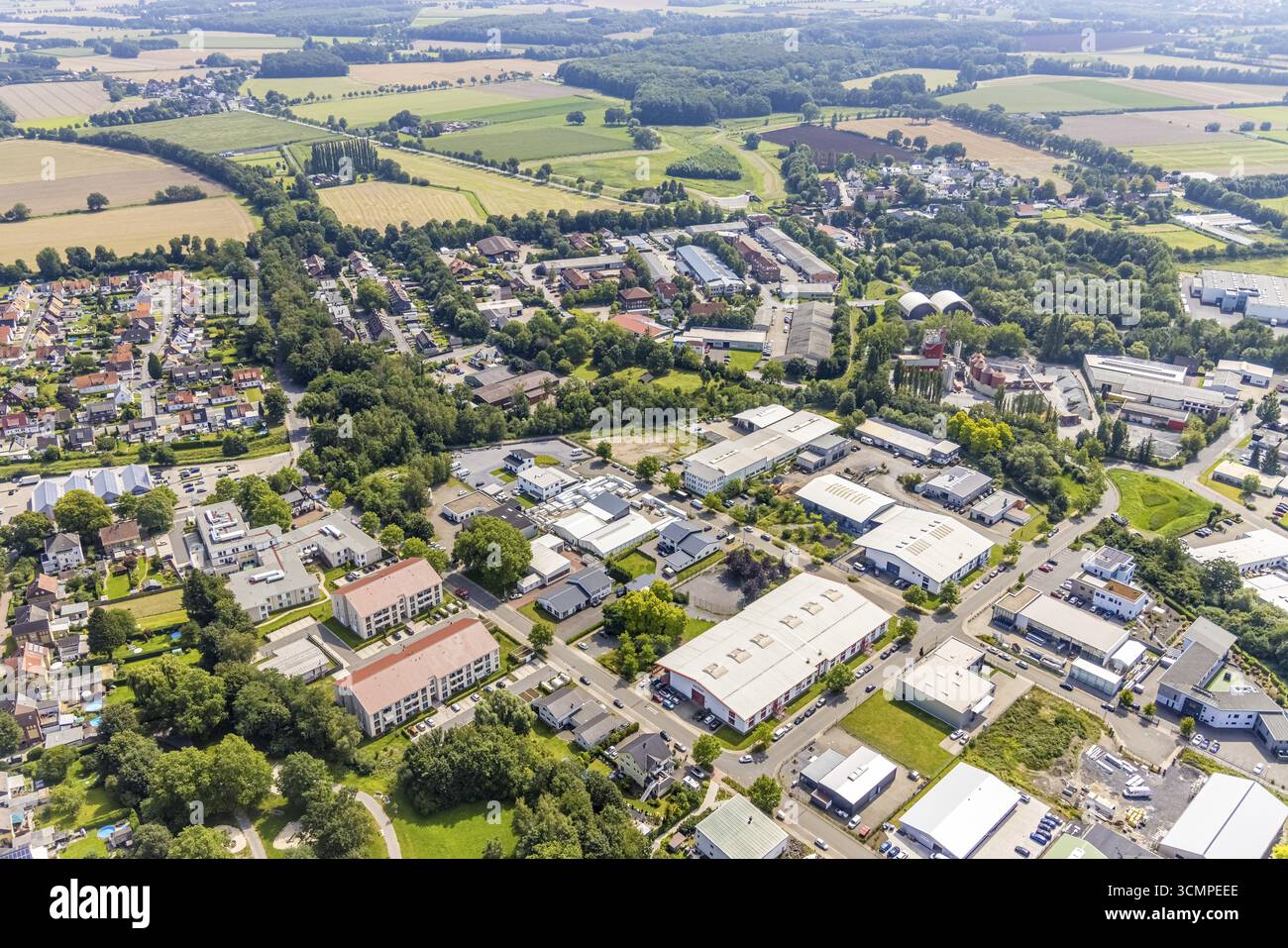 Luftaufnahme, Gewerbegebiet Felix-Wankel-Straße im Landkreis Heeren-Werve, Kamen, Ruhrgebiet, Nordrhein-Westfalen, Deutschland, DE, Europa, Kommerz Stockfoto
