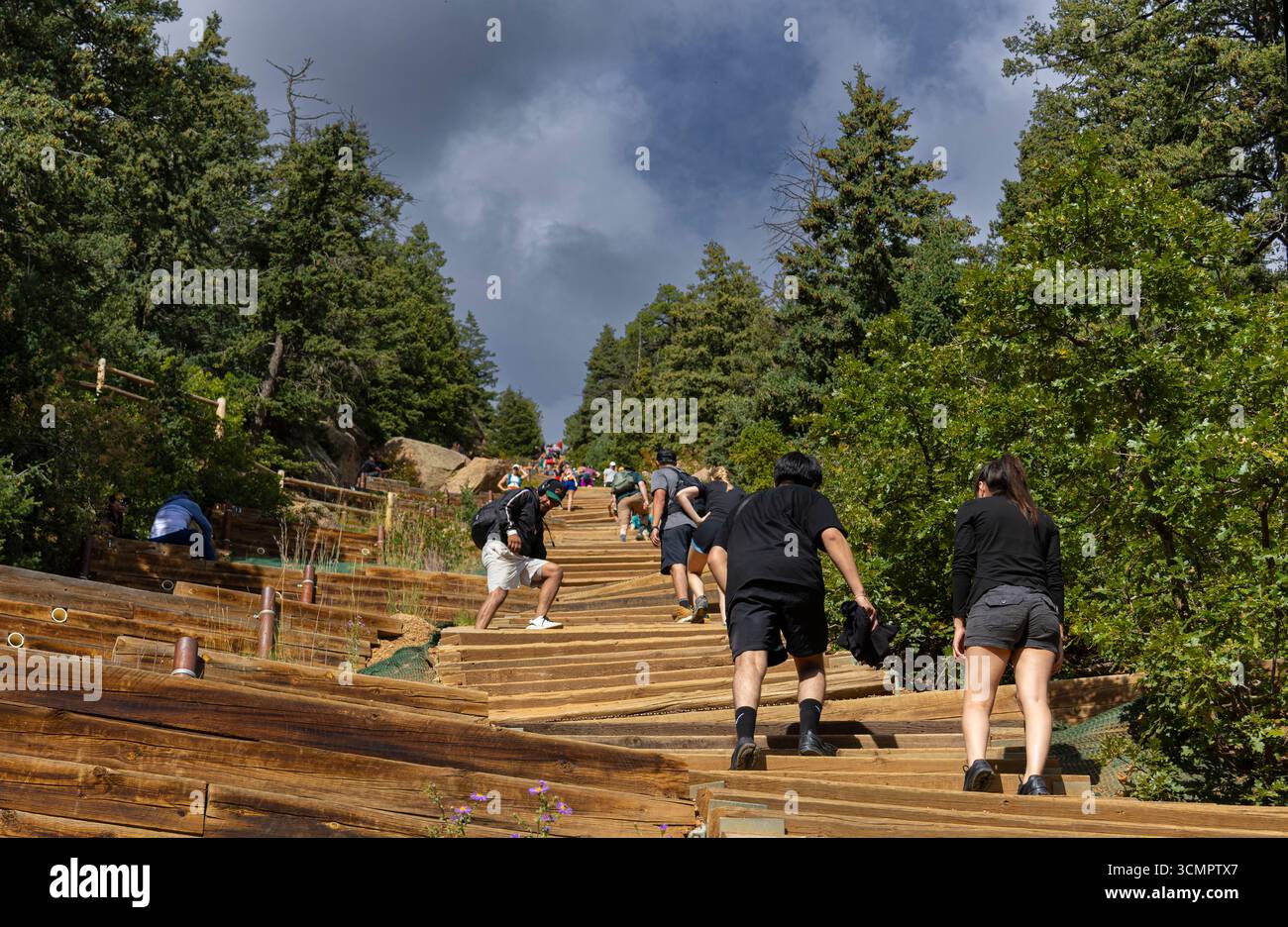 Szenen aus der Manitou Incline mit meinen Neffen Justin und Brady Stockfoto