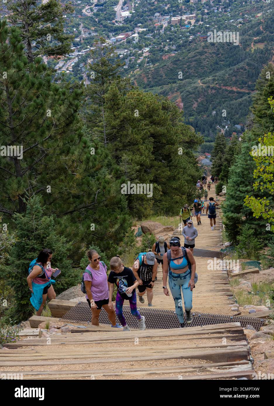 Szenen aus der Manitou Incline mit meinen Neffen Justin und Brady Stockfoto