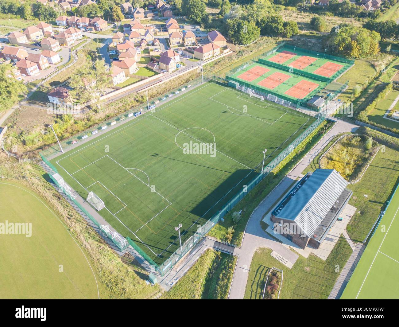 Blick aus der Vogelperspektive auf das Sportzentrum herne Bay, eine Multisportanlage in herne Bay in kent Stockfoto