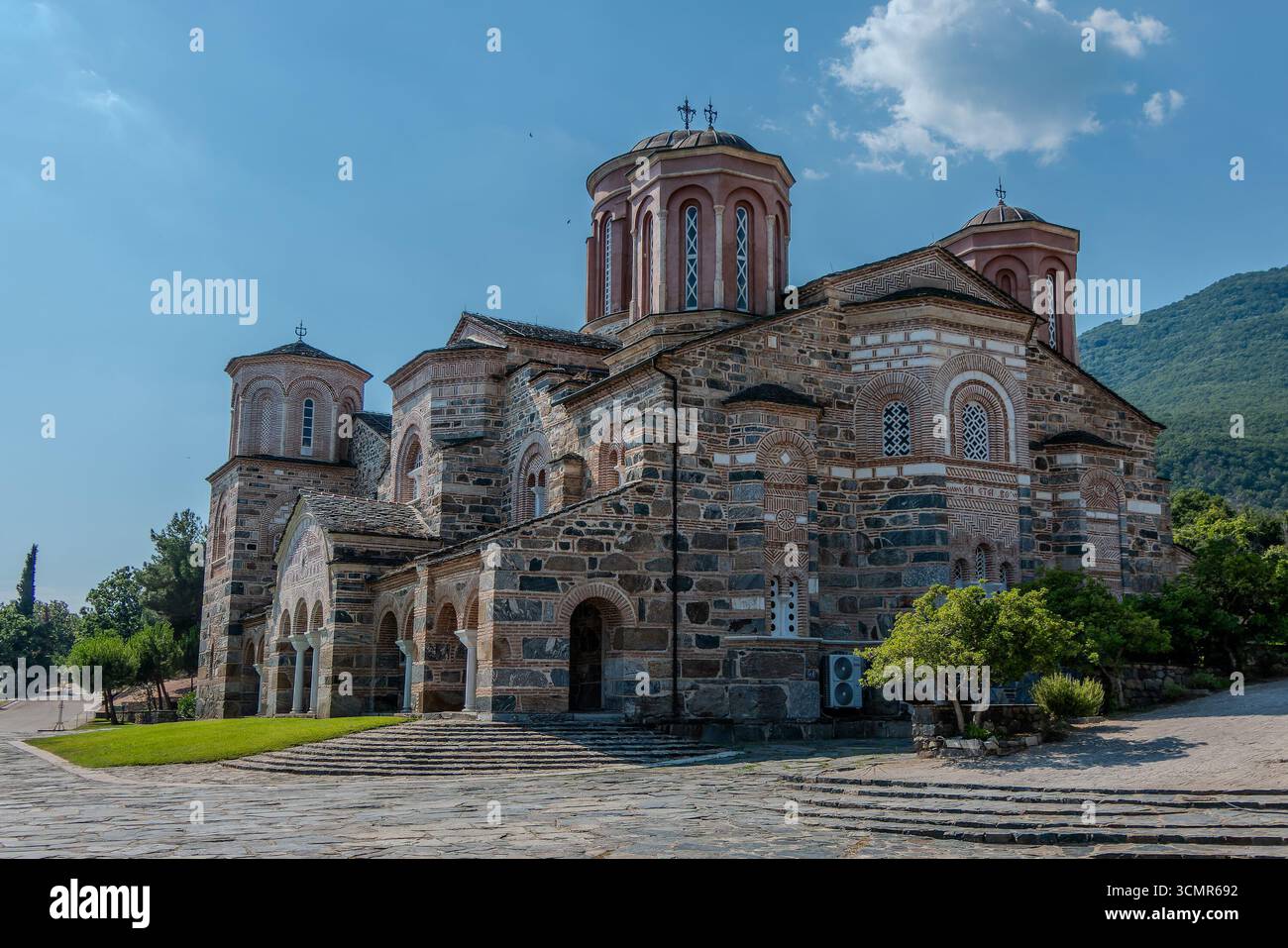Akritochori, Griechenland, 14. Juli 2025. Kloster von Timios Prodromos in Akritochori in der Nähe des Kerkini-Sees. Stockfoto Akritochori, Griechenland, 14. Juli 2025. Kloster von Timios Prodromos in Akritochori in der Nähe des Kerkini-Sees. Stockfoto