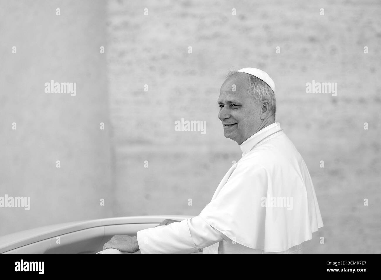 Vatikan, Vatikan. September 2025. **NO LIBRI** Italien, Rom, Vatikan, 17.9.2025.Papst Leo XIV. Hält seine wöchentliche Generalaudienz auf dem Petersplatz im Vatikan ab, Foto von ALESSIA GIULIANI /Katholische Presse Foto: Unabhängige Fotoagentur/Alamy Live News Stockfoto