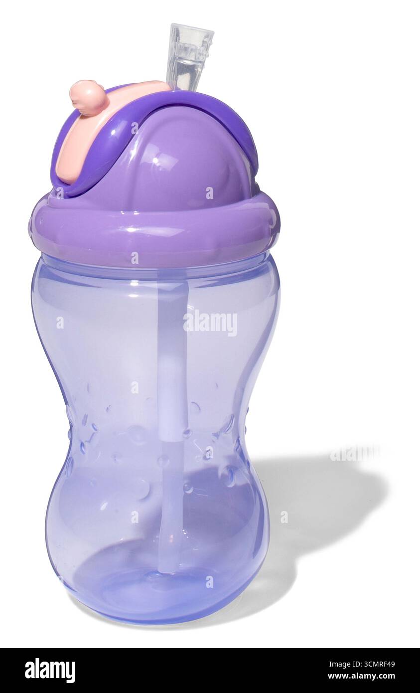 Trinkbecher auf weißem Hintergrund Stockfoto