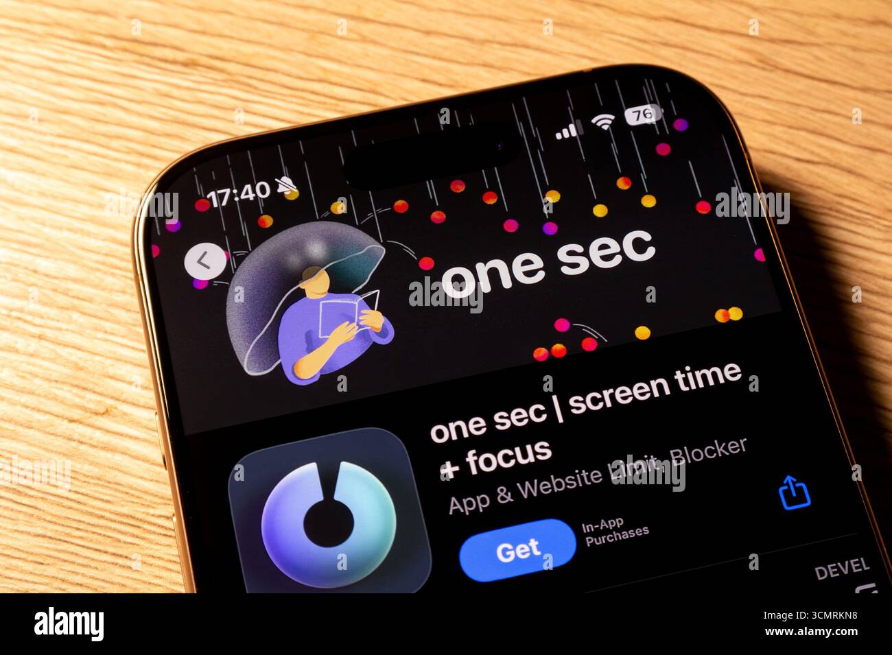 Ostrava, Tschechien – 27. Januar 2025: Apple App Store mit einer Bildschirmzeit von einer Sekunde und Focus App wird installiert Stockfoto