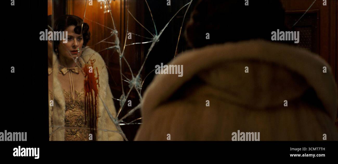 Die Alto Knights ist ein US-amerikanisches Kriminaldrama von Barry Levinson aus dem Jahr 2025, das von Nicholas Pileggi geschrieben wurde. Der Film spielt Robert de Niro in einer Doppelrolle als Mobbosse der 1950er Jahre Vito Genovese und Frank Costello, mit Debra Messing, Cosmo Jarvis, Kathrine Narducci und Michael Rispoli in Nebenrollen. Stockfoto