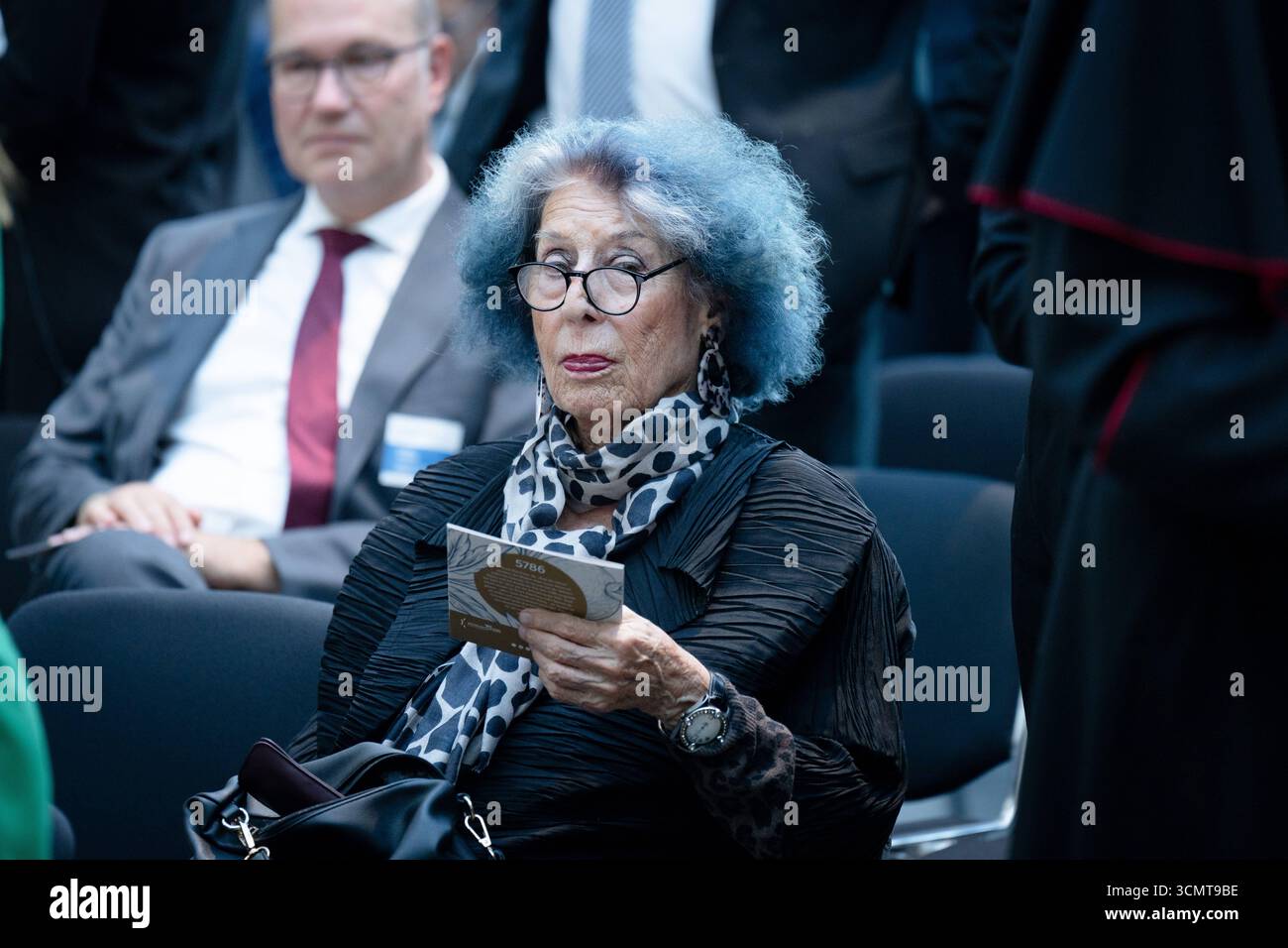Neujahrsempfang, 75. Jubiläum des Zentralrats der Juden Neujahrsempfang, 75. Jubiläum des Zentralrats der Juden in Deutschland, Jüdisches Museum Berlin, Rosch-Haschana-Empfang, Lea Rosh, Fernsehjournalistin Berlin Berlin GER *** Neujahrsempfang, 75. Jahrestag des Zentralrats der Juden Neujahrsempfang, 75. Jahrestag des Zentralrats der Juden in Deutschland, Jüdisches Museum Berlin, Rosh Hashanah-Empfang, Lea Rosh, TV-Journalistin Berlin Berlin GER Stockfoto