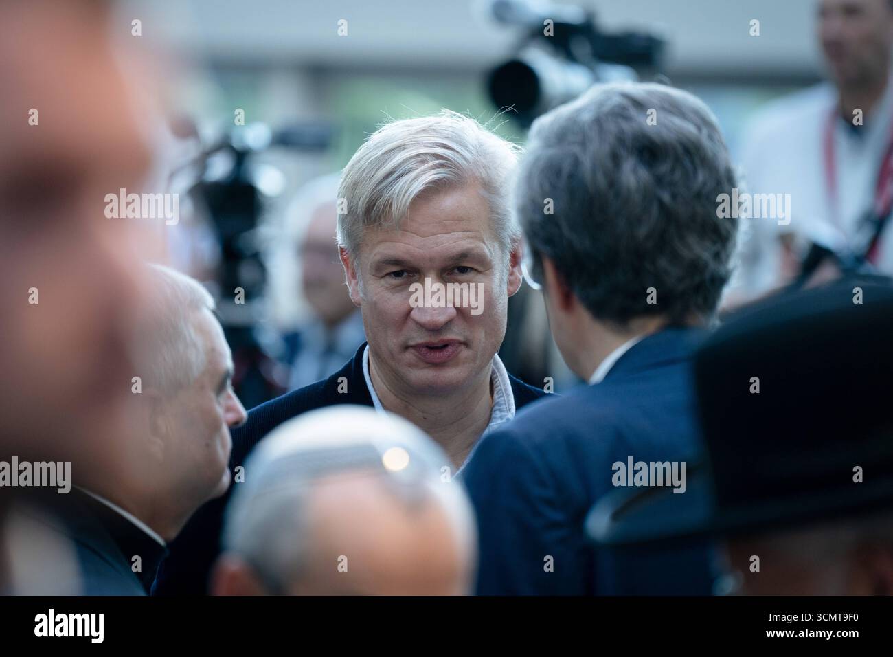 Neujahrsempfang, 75. Jubiläum des Zentralrats der Juden Neujahrsempfang, 75. Jubiläum des Zentralrats der Juden in Deutschland, Jüdisches Museum Berlin, Rosch-Haschana-Empfang, Ulf Poschardt, Herausgeber Welt Berlin Berlin GER *** Neujahrsempfang, 75. Jahrestag des Zentralrats der Juden Neujahrsempfang, 75. Jahrestag des Zentralrats der Juden in Deutschland, Jüdisches Museum Berlin, Rosh Hashanah-Empfang, Ulf Poschardt, Redakteur Welt Berlin GER Stockfoto