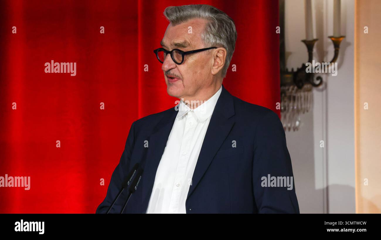 Berlin, Deutschland, 17. September 2025. Bundespräsident Frank-Walter Steinmeier ehrte das Kino mit einem Kulturabend zusammen mit İlker Catak, Doris Dörrie, Maria Schrader und Wim Wenders. Foto: Klaus Kroenert Credit: Klaus Kroenert/Alamy Live News Stockfoto