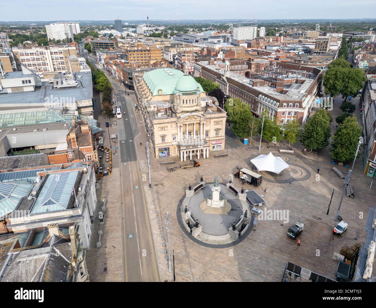 Luftaufnahme von Hull City Hall, Queen Victoria Square, Hull (HU1), Großbritannien. Stockfoto