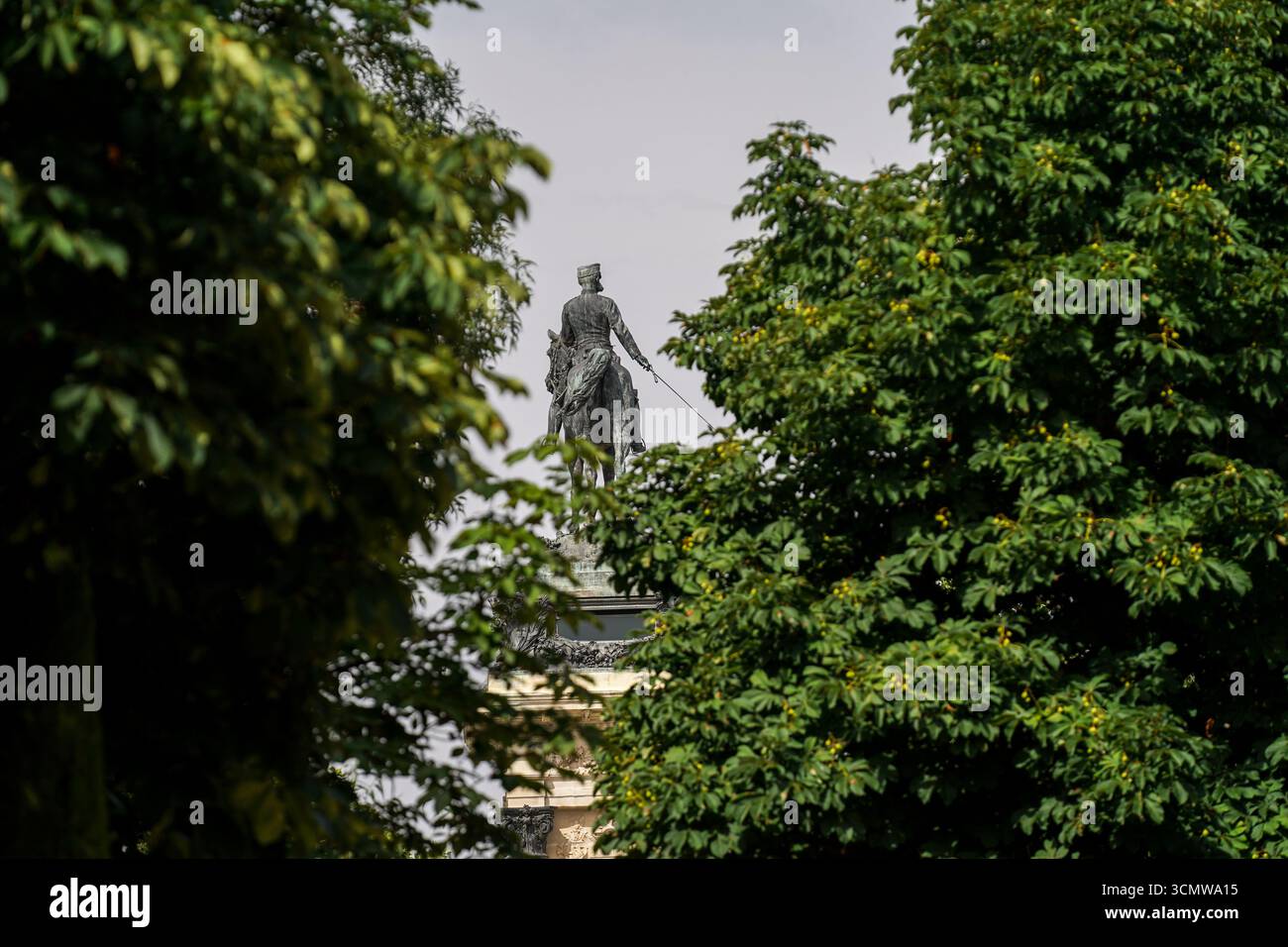 Das Denkmal im El Retiro Park zeigt eine Reiterstatue von König Alfonso XII., entworfen vom Architekten José Grases Riera Stockfoto