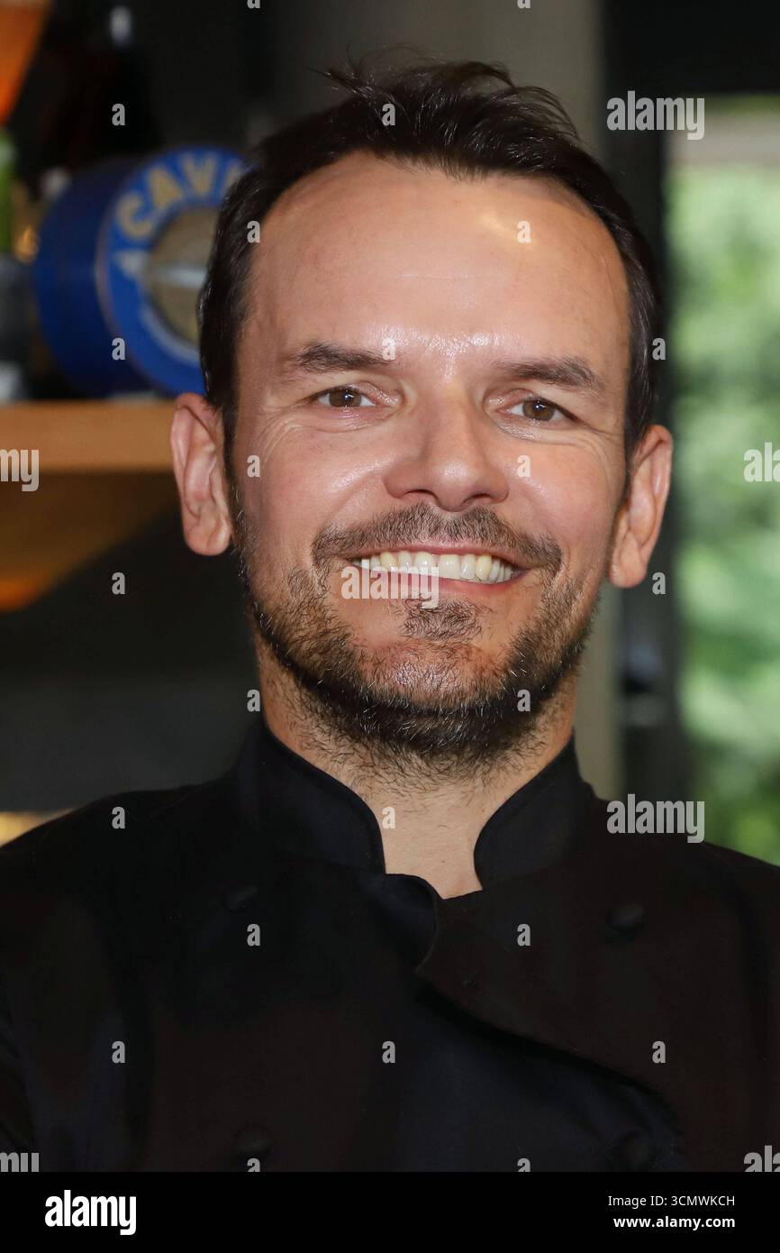 Buchpraesentation Hensslers schnelle Nummer in Hamburg Steffen Henssler, Buchpraesentation Hensslers schnelle Nummer , Hensslers Kueche, Neumuehlen 1 am 17.09.2025 *** Buchpräsentation Hensslers schnelle Nummer in Hamburg Steffen Henssler, Buchpräsentation Hensslers schnelle Nummer , Hensslers Kueche, Neumuehlen 1 am 17 09 2025 Copyright: XEventpressxBecherx Stockfoto