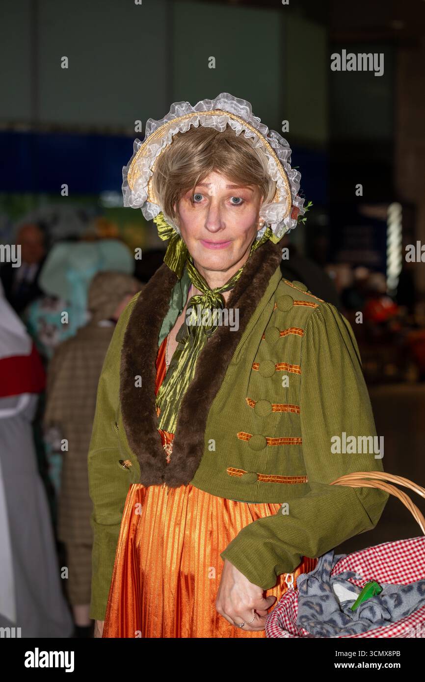 London, Großbritannien, 17. September 2025, 200 Jahre, seit der Bahnhof Waterloo eröffnet wurde, wurde der Bahnhof Waterloo zu einem Fashion Catwalk. Von der Mode in den 1820er Jahren bis heute. Andrew Lalchan Photography/Alamy Live News Stockfoto