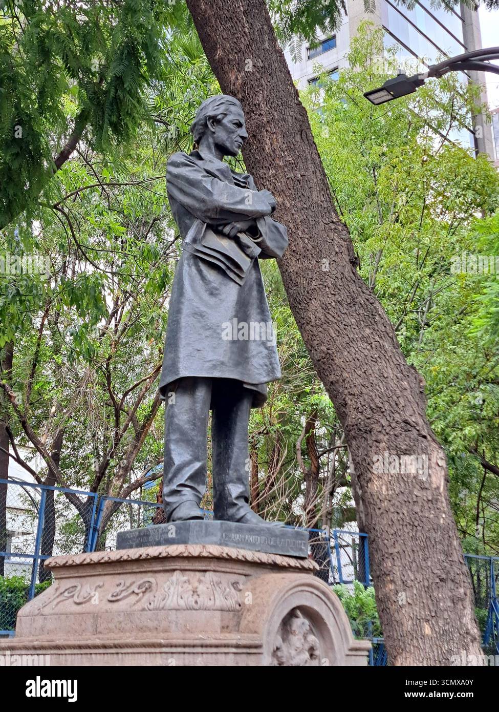 Mexiko-Stadt, Mexiko - 23. August 2023: Paseo de la Reforma ist die wichtigste und emblematischste Straße in Mexiko-Stadt, ein häufiges Zentrum der Proteste Stockfoto