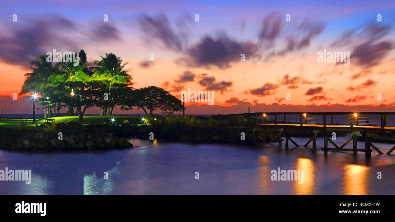 Twilight, First Landing Beach Resort, in der Nähe von Nadi, Viti Levu, Fidschi, Südpazifik Stockfoto