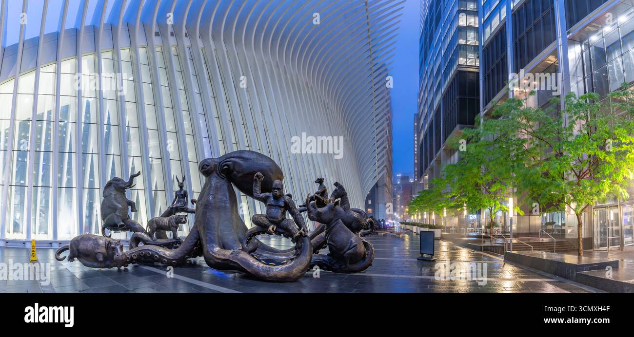 Außenansicht des Verkehrsknotenpunktes Oculus am World Trade Center, New York, USA Stockfoto