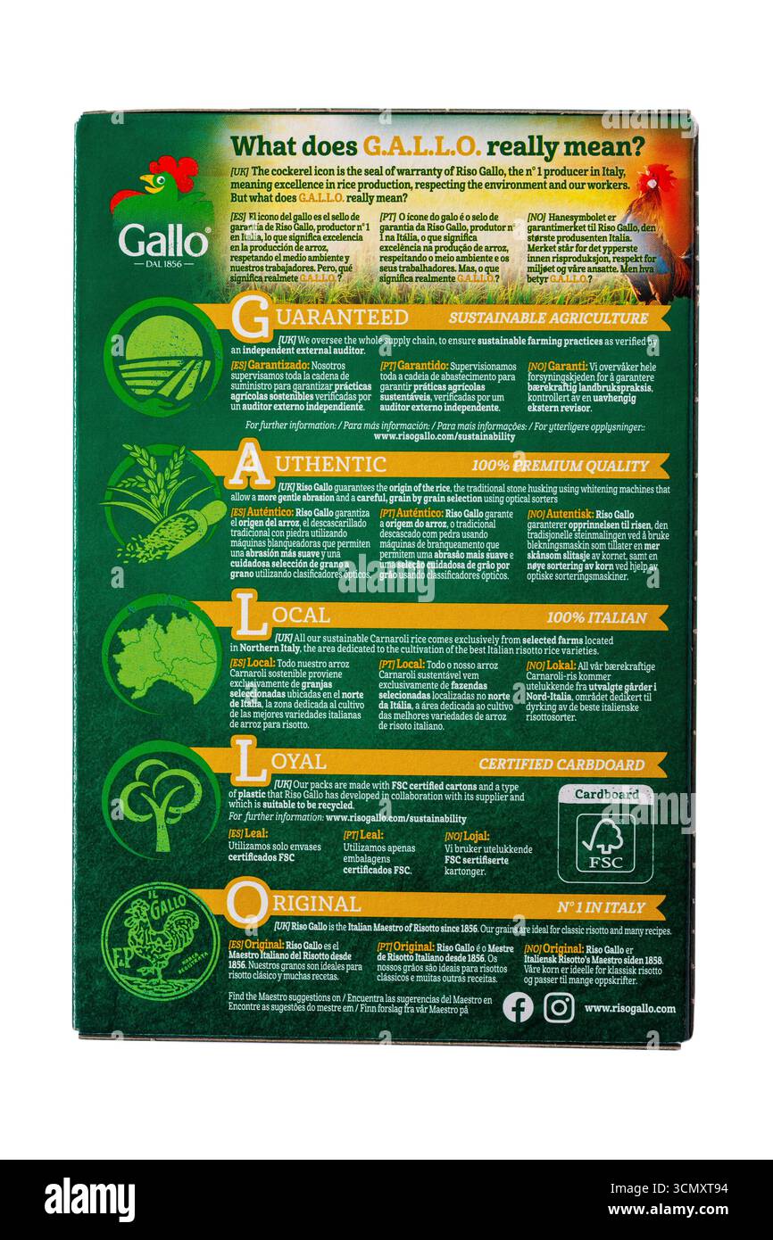 Informationen auf der Rückseite der Schachtel Gallo Risotto Carnaroli Reis aus nachhaltiger Landwirtschaft isoliert auf weiß - garantiert authentisches lokales Original Stockfoto