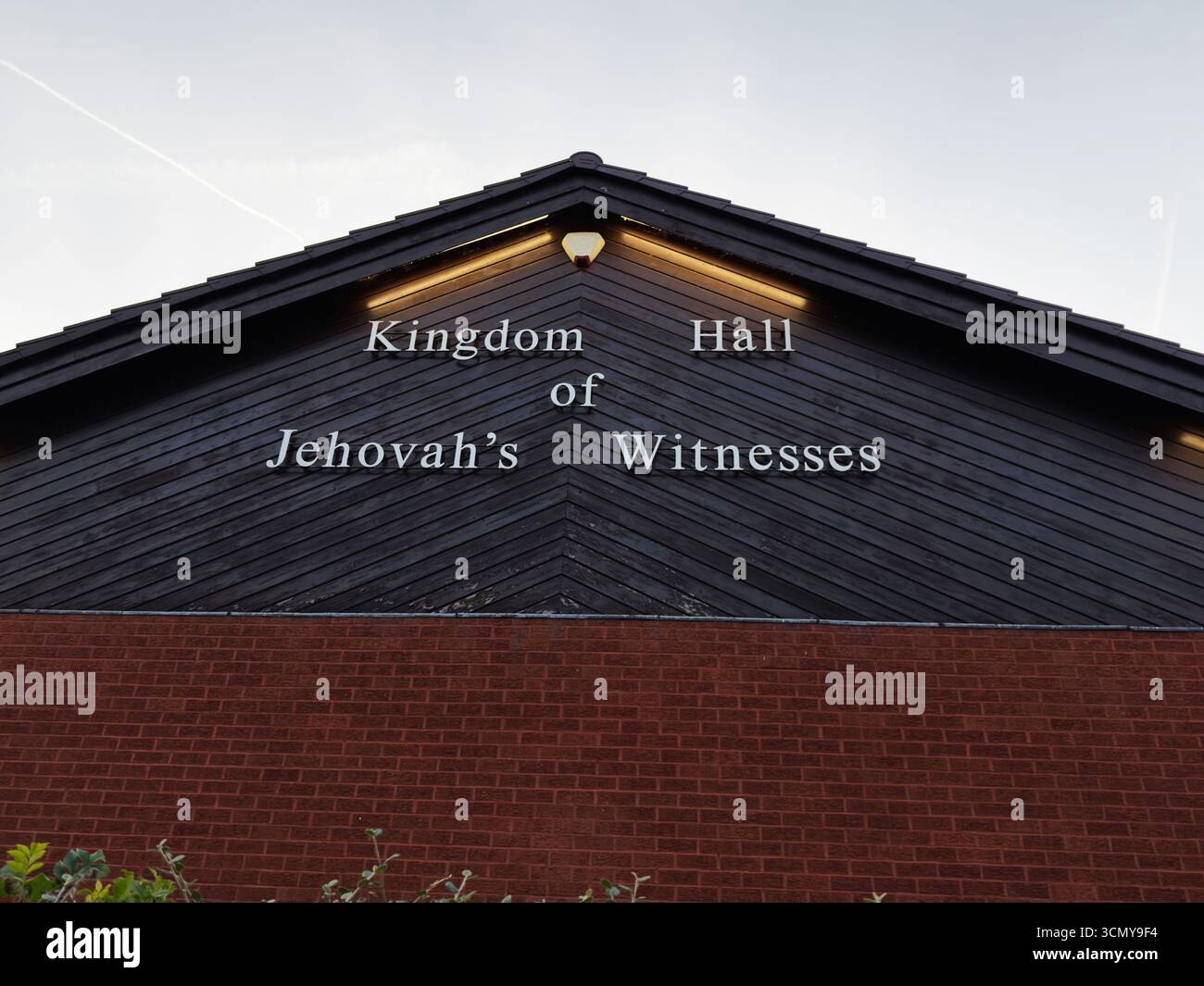 Manchester, Großbritannien – 16. September 2025: Außenansicht der Kingdom Hall of Jehovah’s Witces in Manchester, Großbritannien. Stockfoto