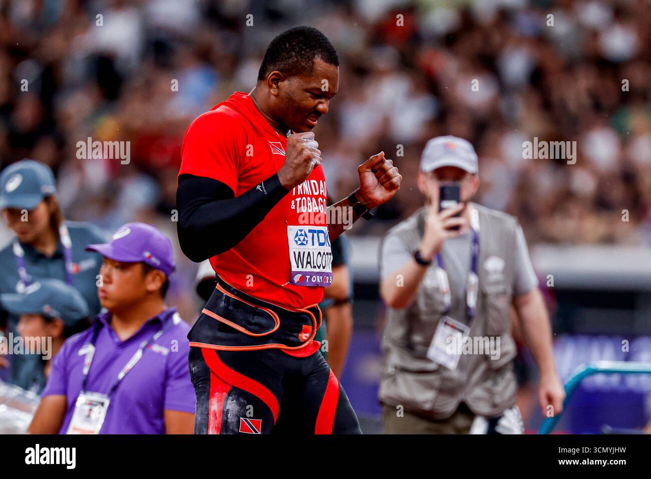 Keshorn Walcott aus Trinidad und Tobago feiert, nachdem er am 18. September 2025 im Japan National Stadium in Tokio, Japan, im Javelin-Wurffinale der Herren während der Leichtathletik-Weltmeisterschaft Tokio 2025 des 6. Tages teilgenommen hat. (Foto: Marcel ter Bals/MTB-Photo/Alamy Live News) Stockfoto