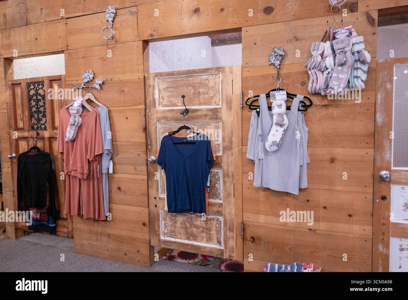 Dragonfly Dry Goods Damenbekleidungsgeschäft in Great Falls, Montana, USA 2025 Stockfoto