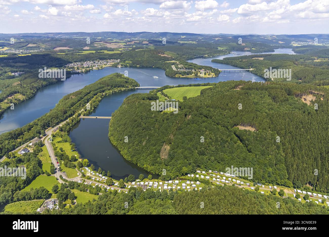 Camping biggesee vierjahreszeiten -Fotos und -Bildmaterial in hoher  Auflsung  Alamy