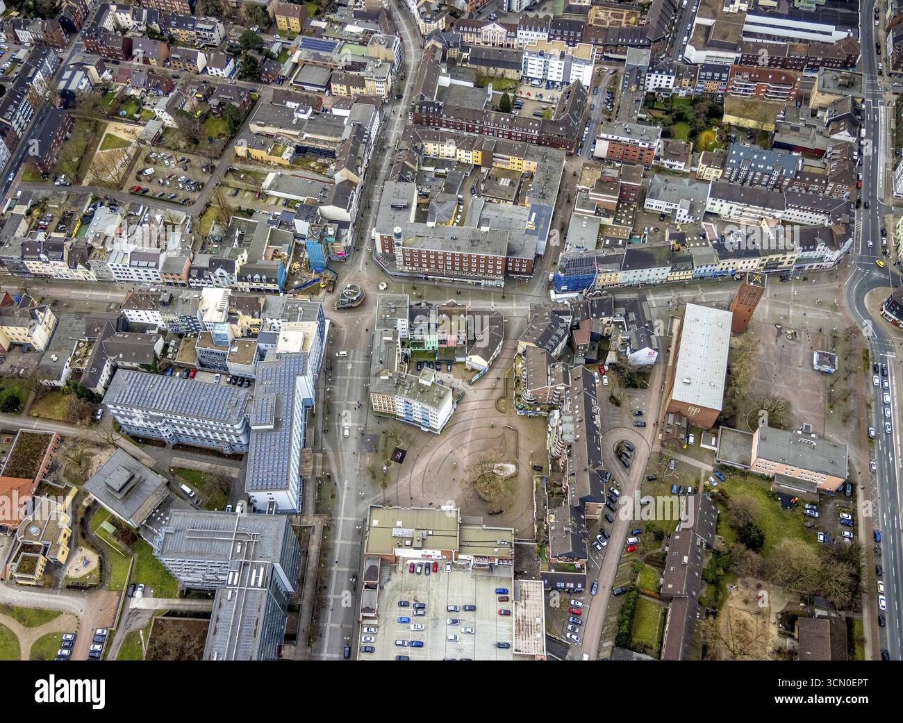 Luftaufnahme, kleiner Markt Sterkrade, Technisches Rathaus, katholische Kirche St. Clemens, großer Markt, Sterkrade Mitte, Oberhausen, Ruhrgebiet, Nord R Stockfoto