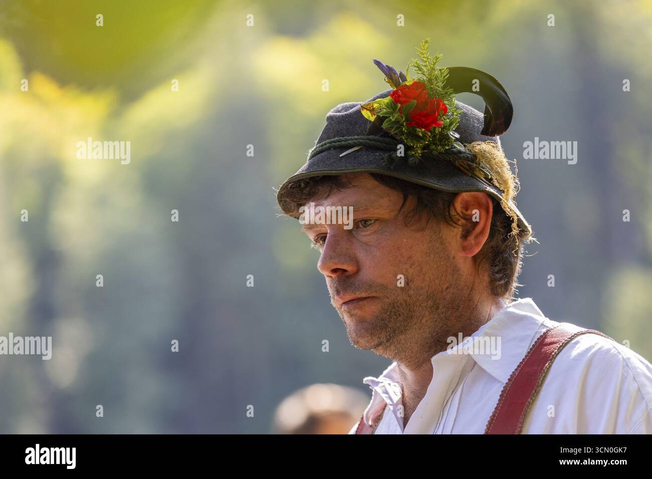 Viehtrieb, Hirte, Porträt, Filzhut, traditionelle Tracht, Oberstdorf, Oberallgaeu, Allgäuer Alpen, Bayern, Deutschland Stockfoto