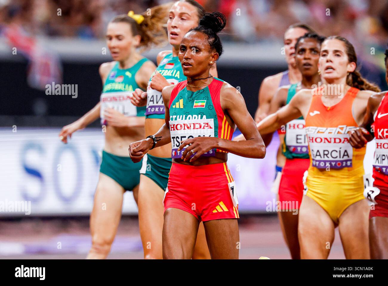 Gudaf Tsegay aus Äthiopien nahm 5000 am 18. September 2025 in Tokio an der Leichtathletik-Weltmeisterschaft Tokio 2025 des 6. Tages im Japan National Stadium teil. (Foto: Marcel ter Bals/MTB-Photo/Alamy Live News) Stockfoto