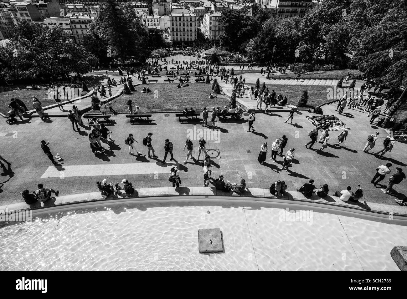 Paris, die Hauptstadt Frankreichs, ist berühmt für seine berühmten Wahrzeichen, romantischen Straßen und die reiche Kultur. Bekannt für den Eiffelturm. Stockfoto