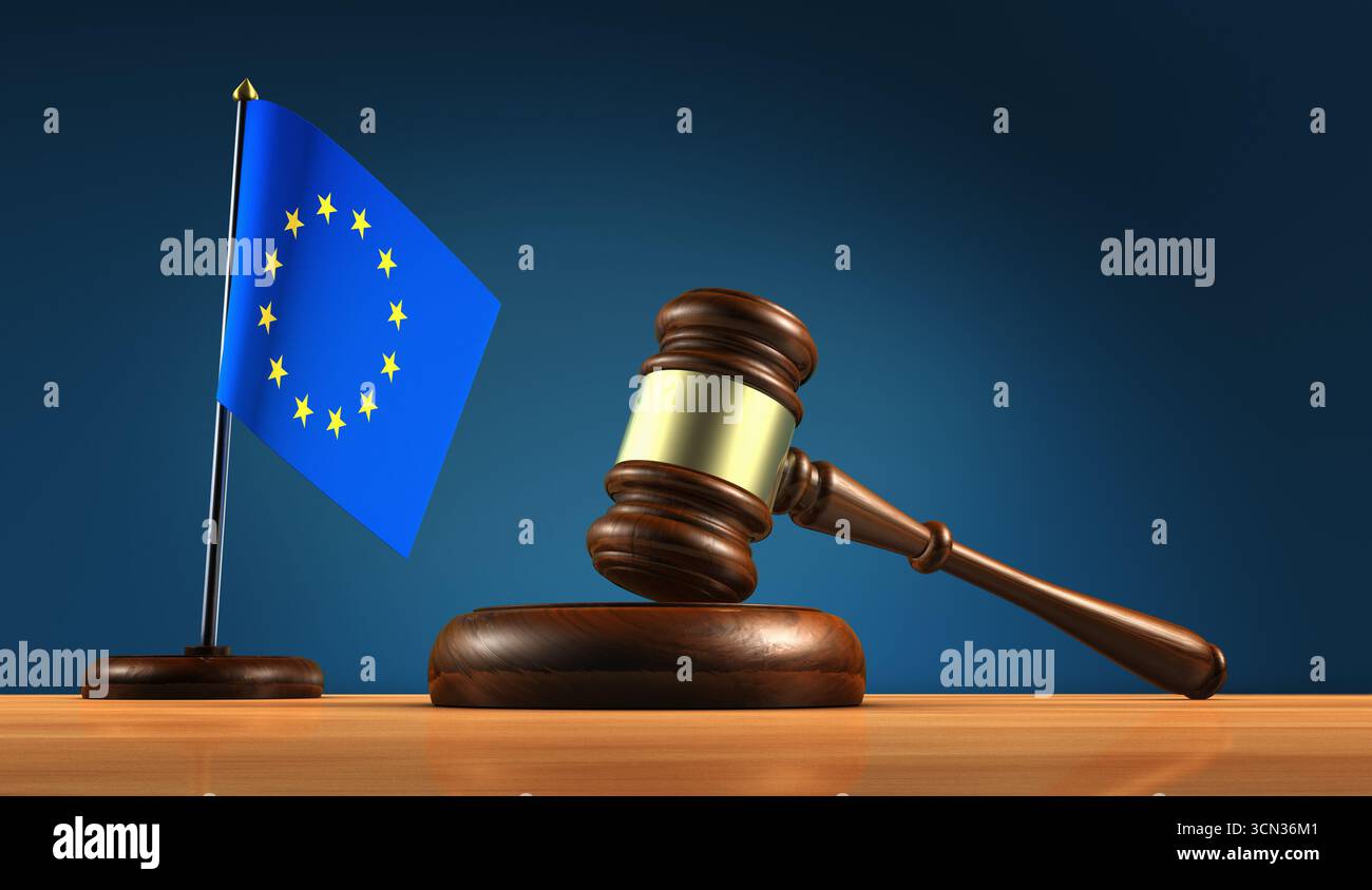 Recht, Justiz, Gesetzgebung, Rechtssystem und parlamentskonzept der Europäischen Union mit einem richterlichen Hammer auf einem hölzernen Schreibtisch und der Flagge Europas. Stockfoto