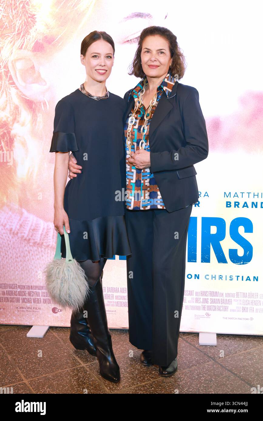 18.09.2025 , Paula Beer und Barbara Auer zur Premiere von Miroirs No.3, Filmtheater am Friedrichshain, Berlin *** 18 09 2025 , Paula Beer und Barbara Auer bei der Premiere von Miroirs No 3, Filmtheater am Friedrichshain, Berlin, Berlin Stockfoto