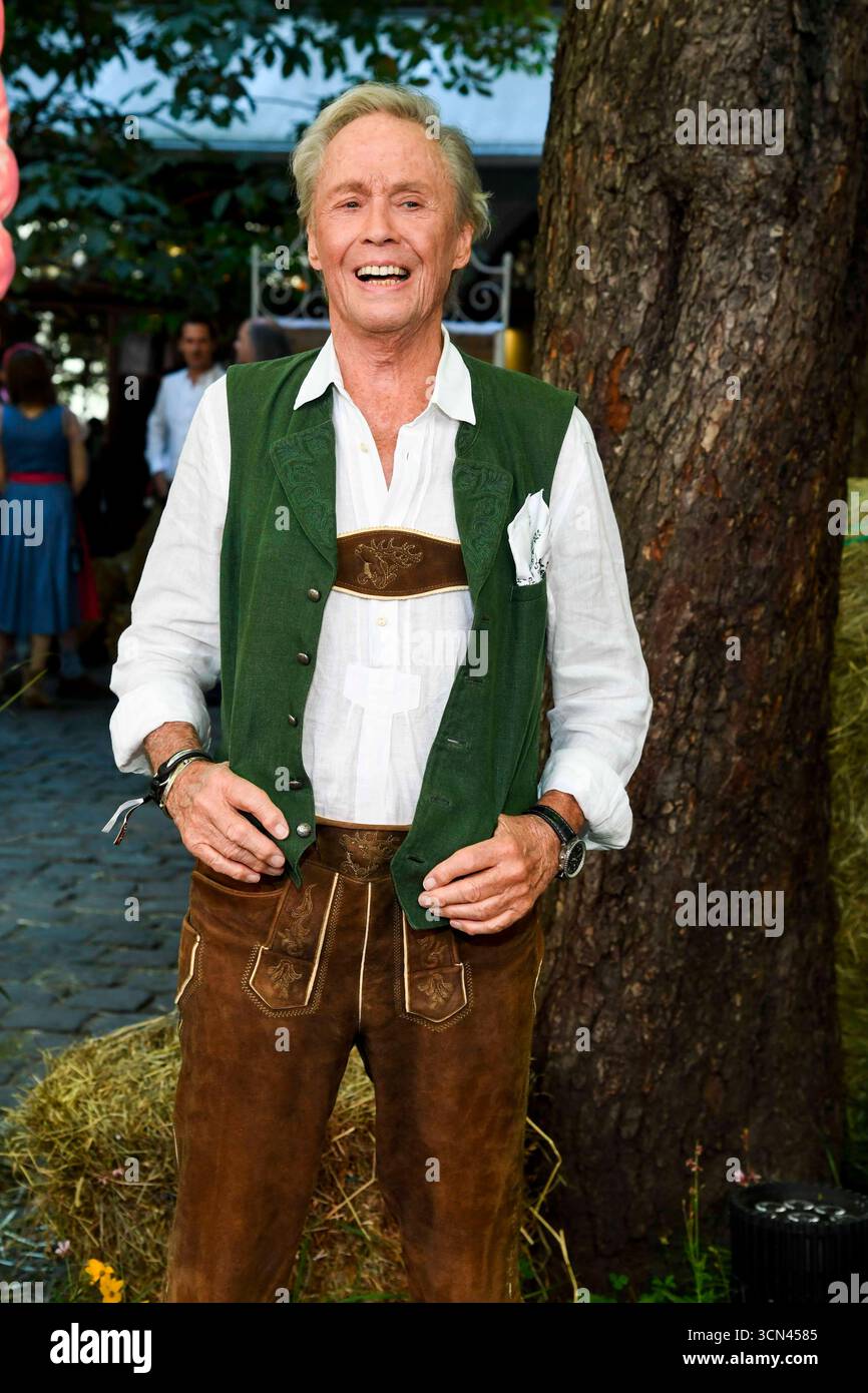 abb Peter Kraus zu Gast in Tracht Lederhose beim Heidifest 2025 by Heidi Klum dem Pre Oktoberfest Event von Pro 7 im Münchner Hofbräuhaus am 18.09.2025 in München *** abb Peter Kraus als Gast in Tracht Lederhose beim Heidifest 2025 von Heidi Klum die Vorveranstaltung von Pro 7 im Münchner Hofbräuhaus am 18 09 2025 in München Stockfoto