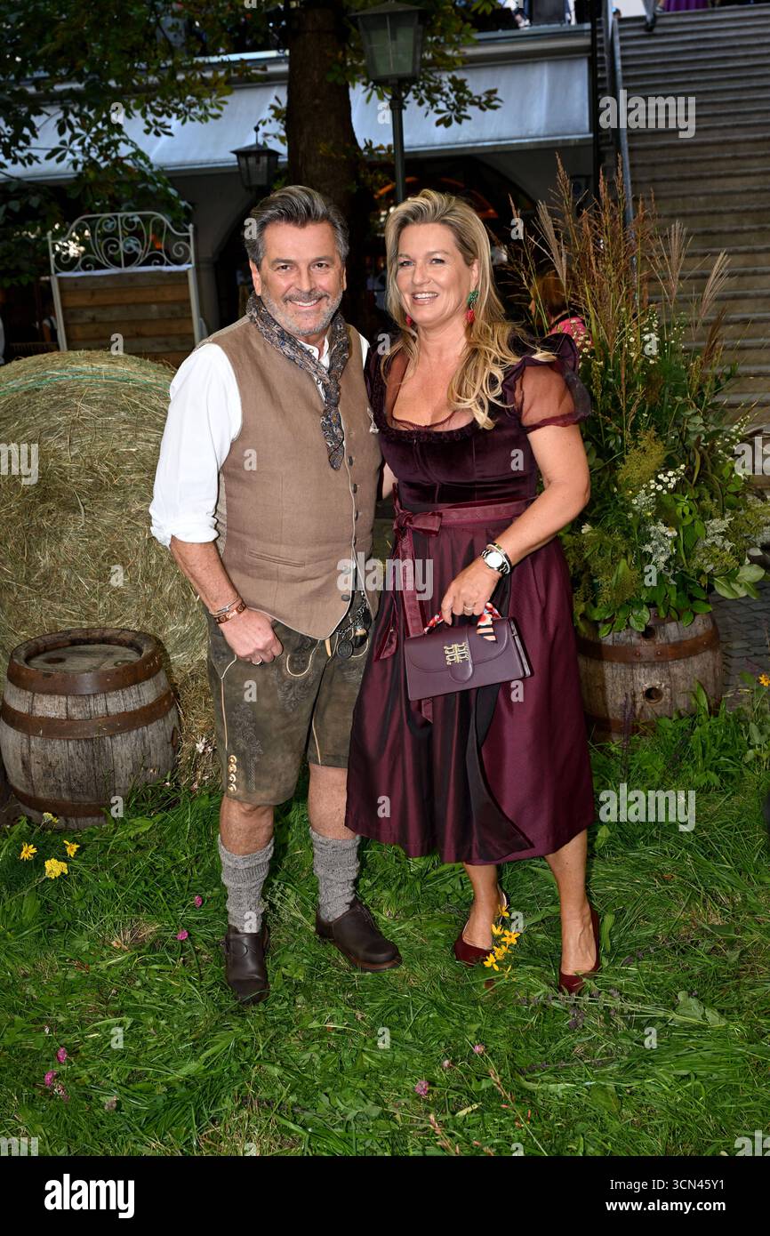 Thomas anders mit Frau Claudia - Heidifest von Heidi Klum im Hofbräuhaus in München - 18. September 2025 *** Thomas anders mit Frau Claudia HeidiFest von Heidi Klum im Hofbräuhaus in München 18. September 2025 Stockfoto