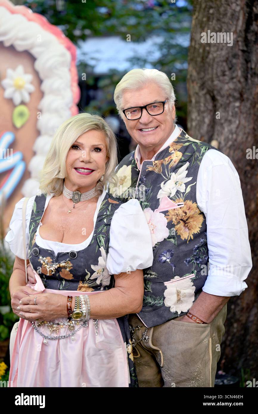 Marianne und Michael Hartl - Heidifest von Heidi Klum im Hofbräuhaus in München - 18. September 2025 *** Marianne und Michael Hartl Heidifest von Heidi Klum im Hofbräuhaus in München 18. September 2025 Stockfoto