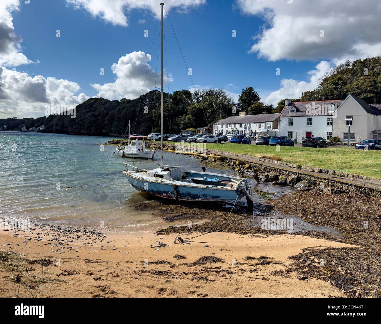 Red Wharf Bay auf der Isle of Anglesey in Gwynedd vor der Küste von Nordwales. Stockfoto