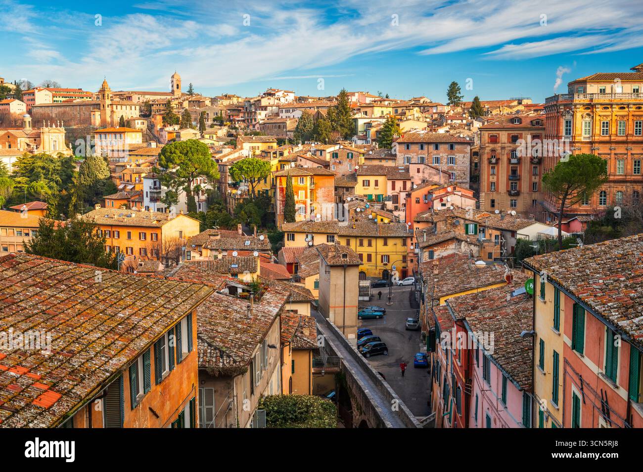 Perugia, die Skyline der italienischen Altstadt am Tag. Stockfoto