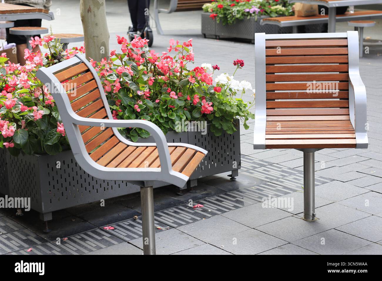 Die öffentlichen Sitzbänke im Stadtgebiet von Perth, WA. Hay Street. Stockfoto