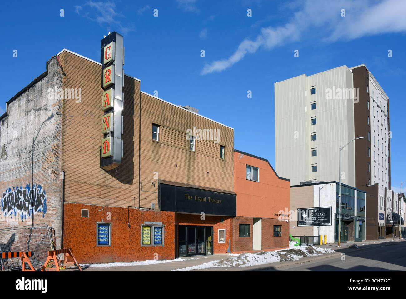 Sault Ste. Marie, Kanada - 9. April 2025: Das Grand Theatre ist ein historisches Zentrum für darstellende Künste im Unterhaltungsviertel der Innenstadt. Es ist ca. Stockfoto