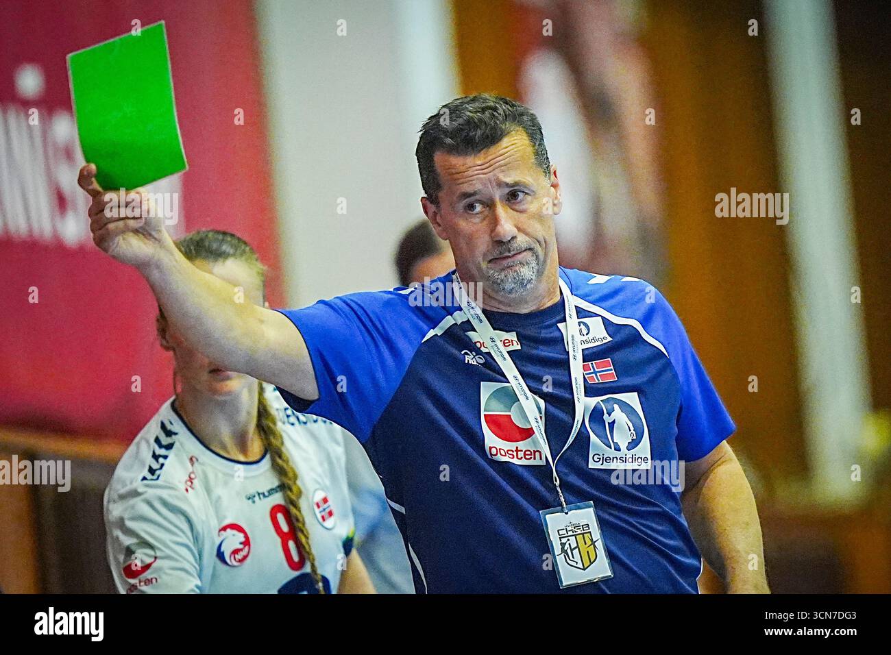 Cheb, Tschechische Republik 20250919. Der norwegische Nationaltrainer Ole Gustav Gjekstad während des Handballspiels zwischen Norwegen und der Türkei in der Sporthalle TJ Lokomotiva. Foto: Terje Pedersen / NTB dieser Text wird automatisch übersetzt Stockfoto