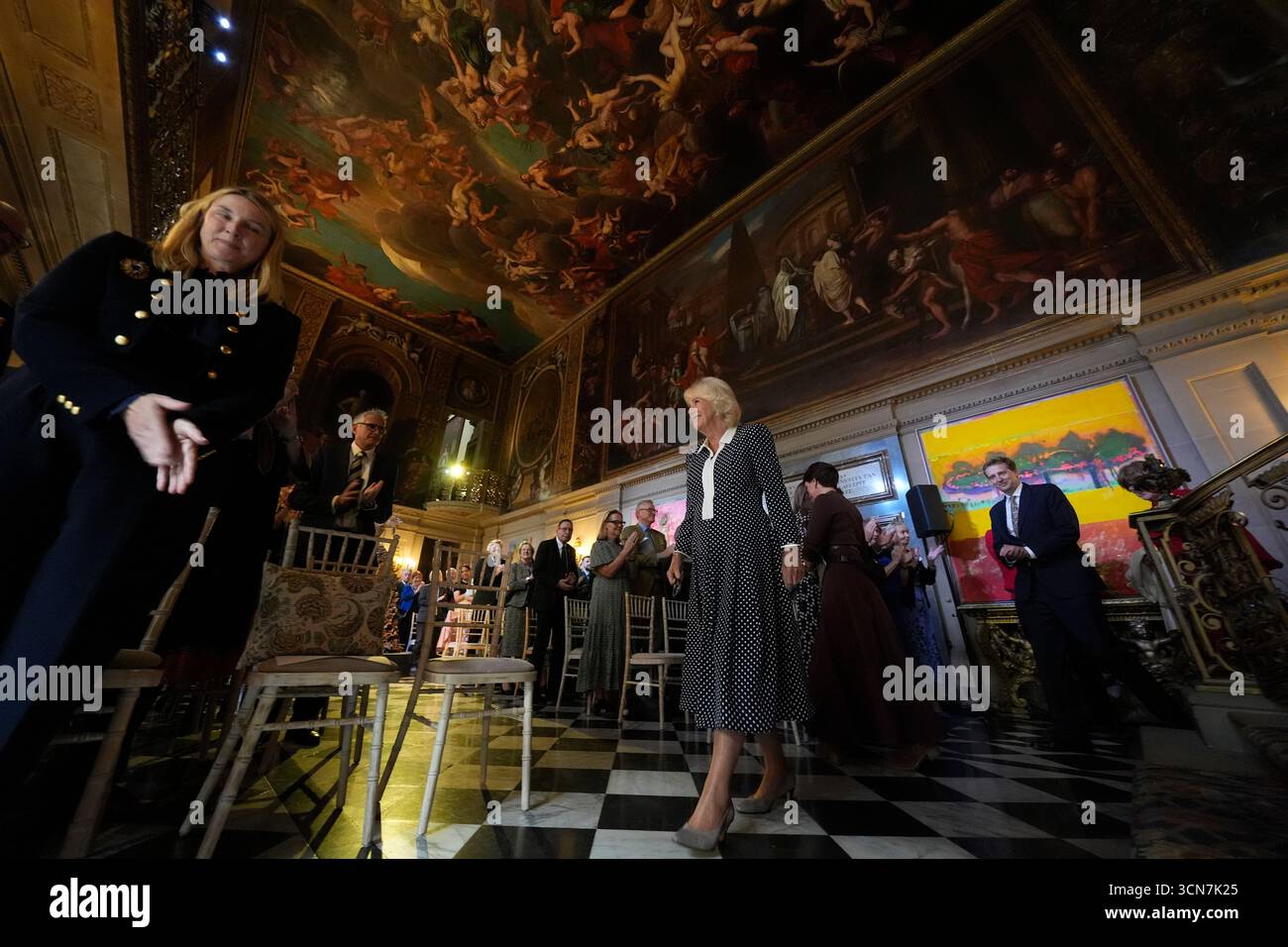 Queen Camilla besucht das Queen's Reading Room Festival im Chatsworth House in Bakewell, Derbyshire. Bilddatum: Freitag, 19. September 2025. Stockfoto