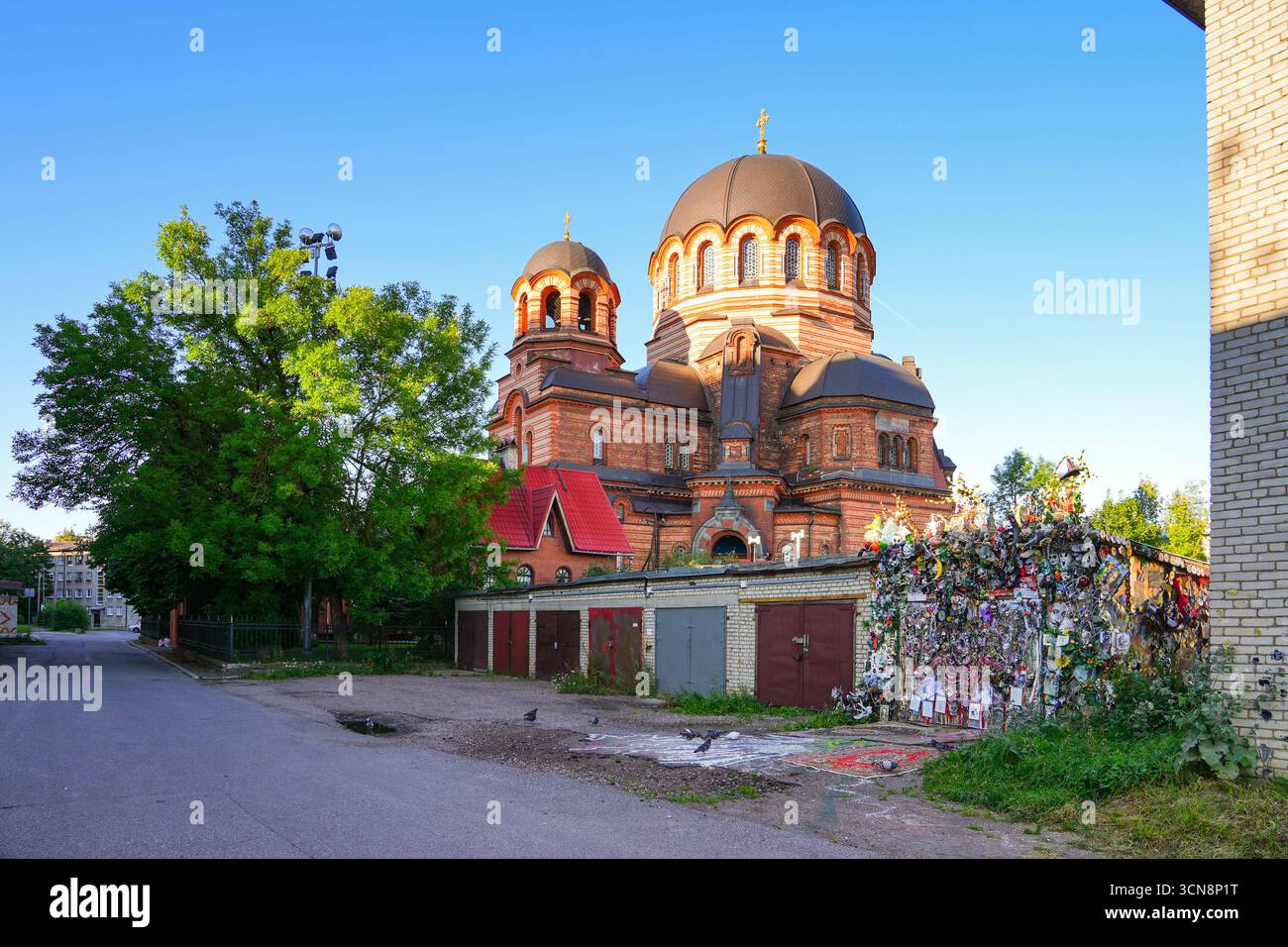 Kathedrale der Auferstehung Jesu Christi in Narva, Estland - Neo-byzantinisch-orthodoxe Kirche, die 1890 für die Baumwollmühlenarbeiter der Krenh erbaut wurde Stockfoto