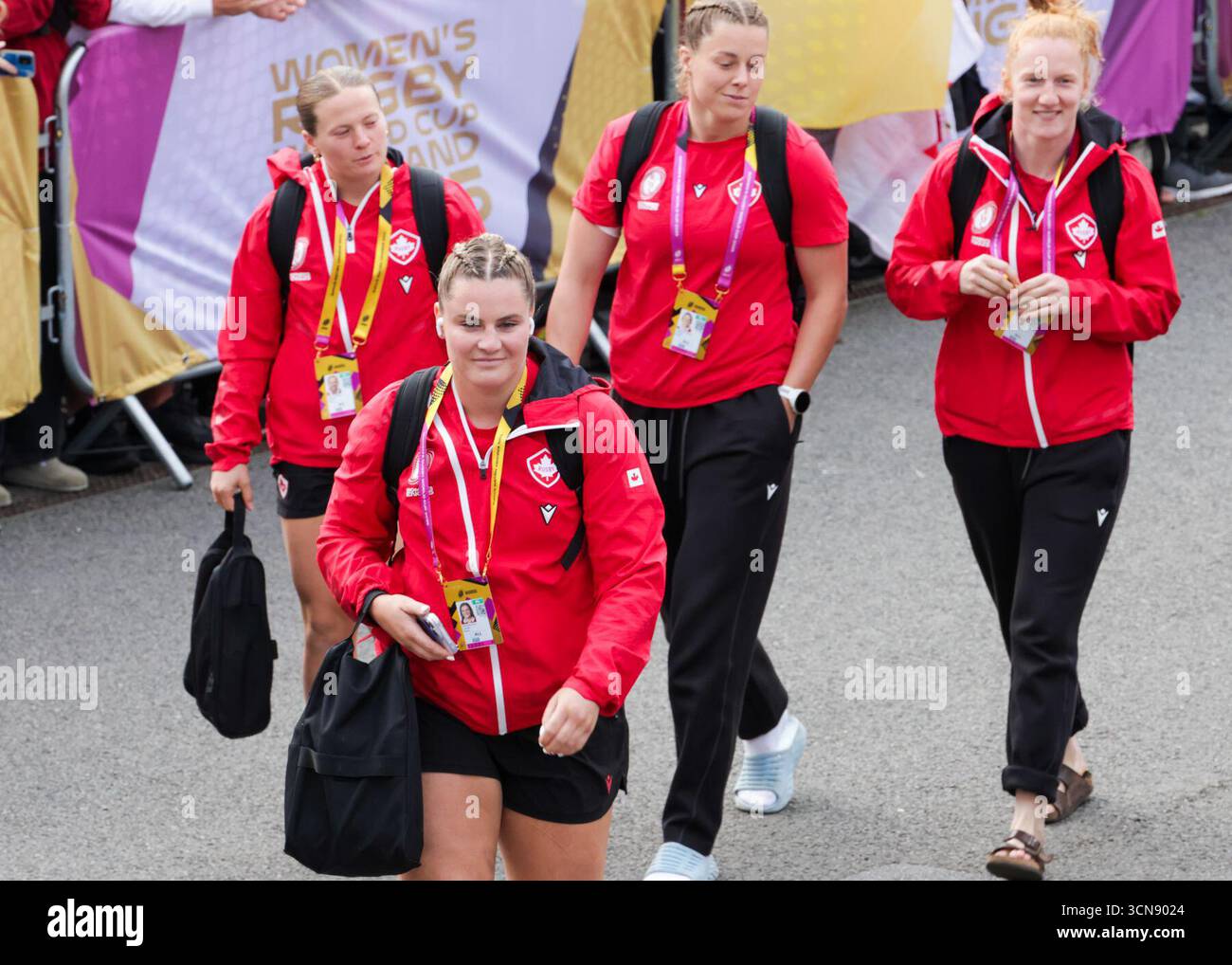 Bristol, Großbritannien. September 2025. McKinley Hunt (CAN) vor dem Team, als sie für das Halbfinale-Rugby-Weltmeisterschaftsspiel Neuseeland gegen Kanada im Ashton Gate Stadium ankommen. NUR REDAKTIONELLE VERWENDUNG. NICHT FÜR KOMMERZIELLE ZWECKE. Bristol, Großbritannien © ️ Credit: Elsie Kibue/Alamy Live News Stockfoto