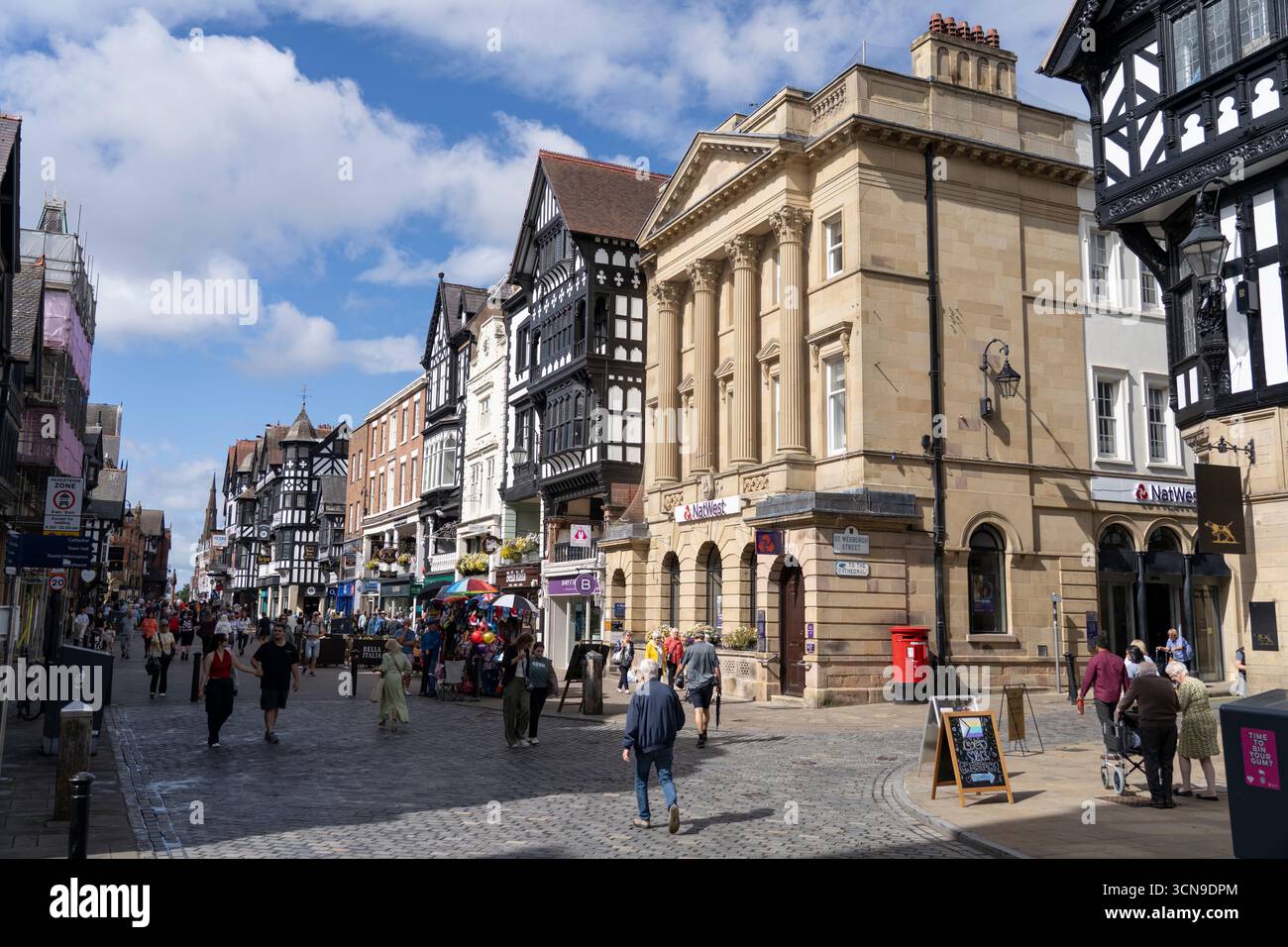 Medieval Rows, Eastgate Street, Chester, Cheshire, England, Vereinigtes Königreich Stockfoto