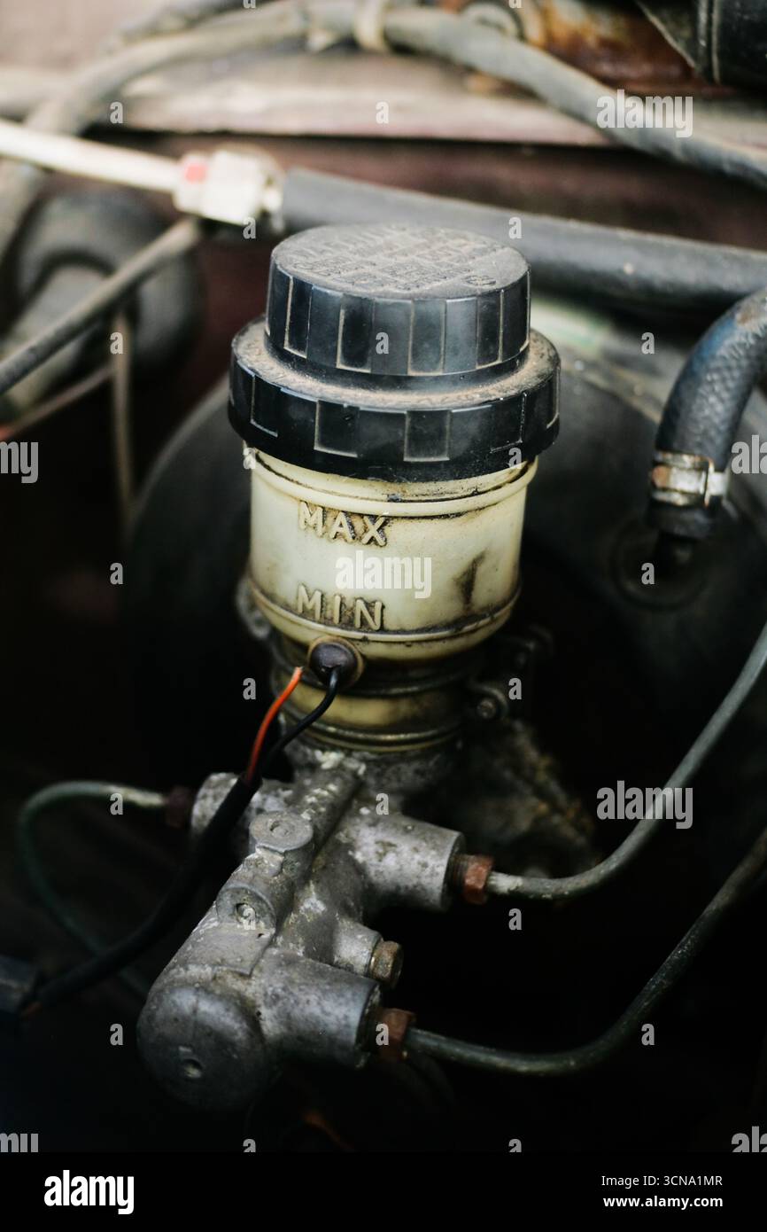 Nahaufnahme des Bremsflüssigkeitsbehälters Stockfoto