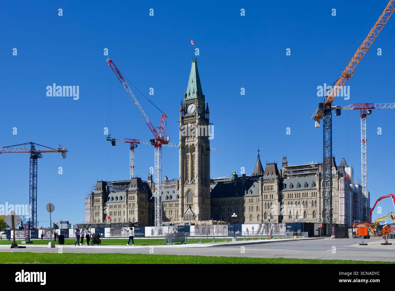 Mittelblock der kanadischen Parlamentsgebäude, die langfristig renoviert werden, Ottawa, Ontario, Kanada Stockfoto