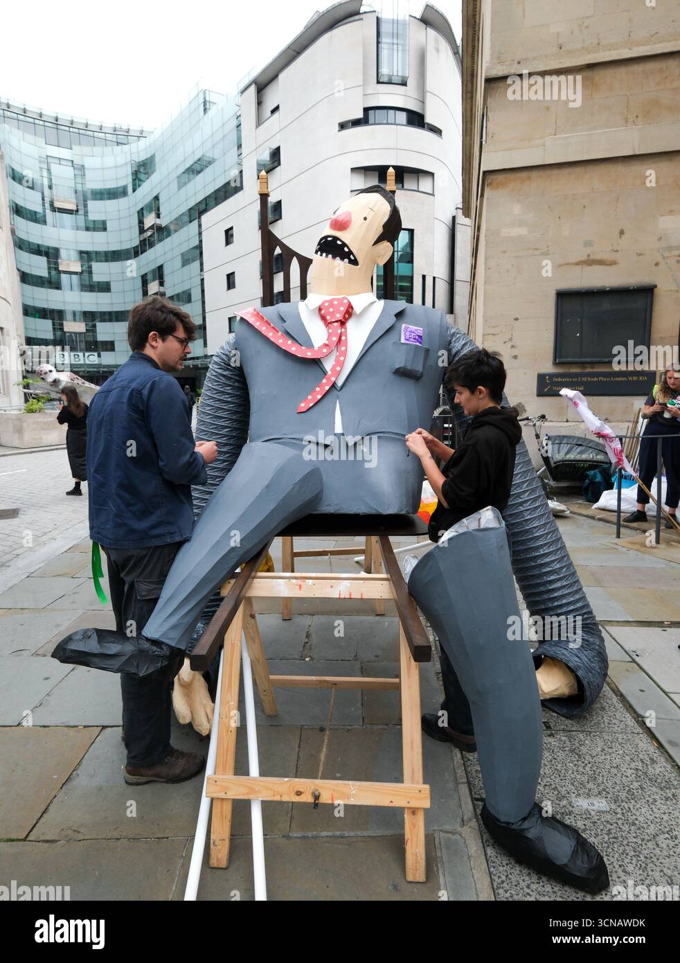 London, Großbritannien. September 2025. Lassen Sie sie eine von XR UK organisierte Demonstration gegen die Superreichen und Umweltverschmutzer bezahlen. Quelle: Matthew Chattle/Alamy Live News Stockfoto London, Großbritannien. September 2025. Lassen Sie sie eine von XR UK organisierte Demonstration gegen die Superreichen und Umweltverschmutzer bezahlen. Quelle: Matthew Chattle/Alamy Live News Stockfoto