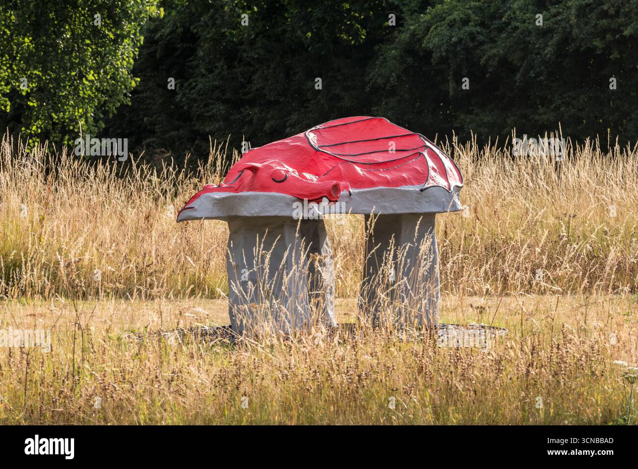 Der schlafende Drache, ein modernes Kriegsdenkmal für walisische Soldaten, die während des Ersten Weltkriegs vom Presteigne-Künstler und Schmied Pete Smith getötet wurden Stockfoto