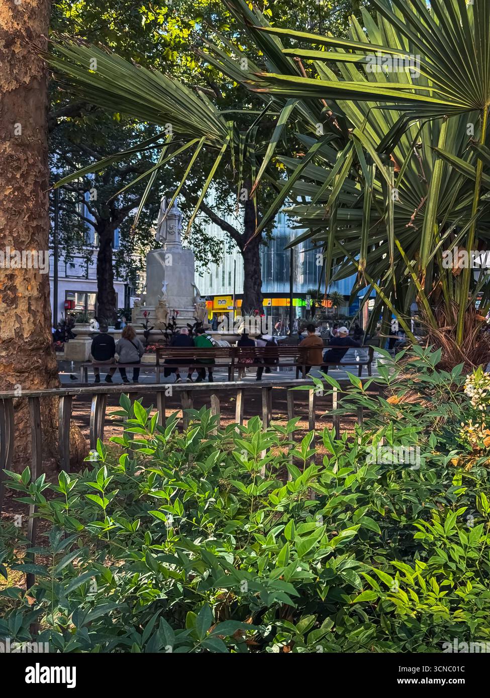 Leicester Square Gardens, London - Smartphone-aufgenommenes Stockfoto
